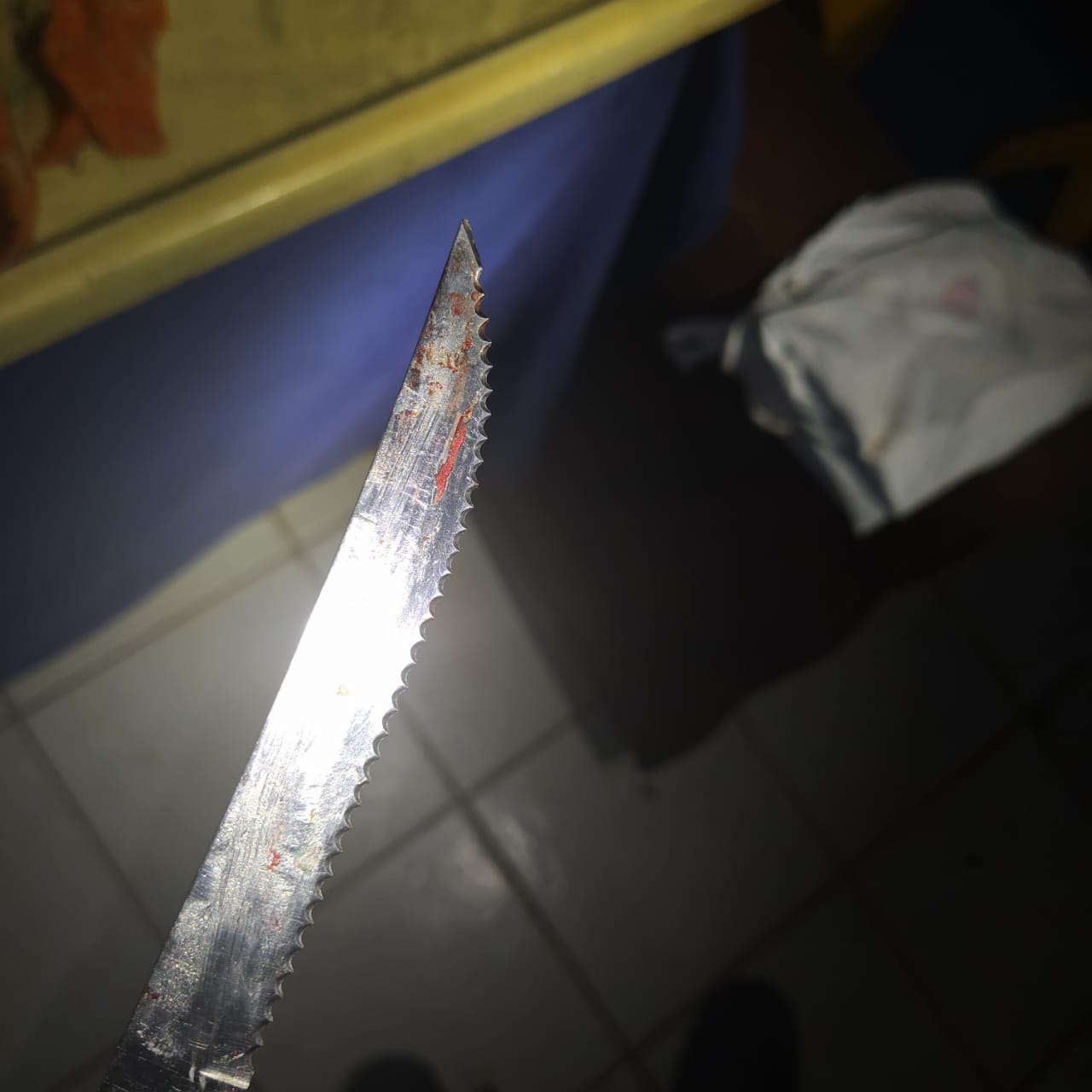 Faca encontrada no local e apreendida - Foto: Pol&iacute;cia Civil/Divulga&ccedil;&atilde;o